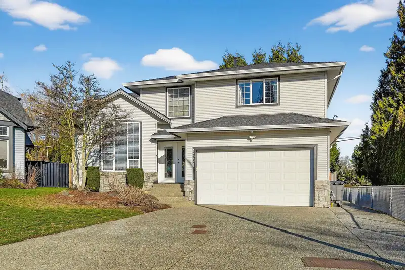 1551 161B STREET - photo 1 of 40