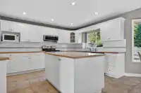 1551 161B STREET - thumbnail 9
