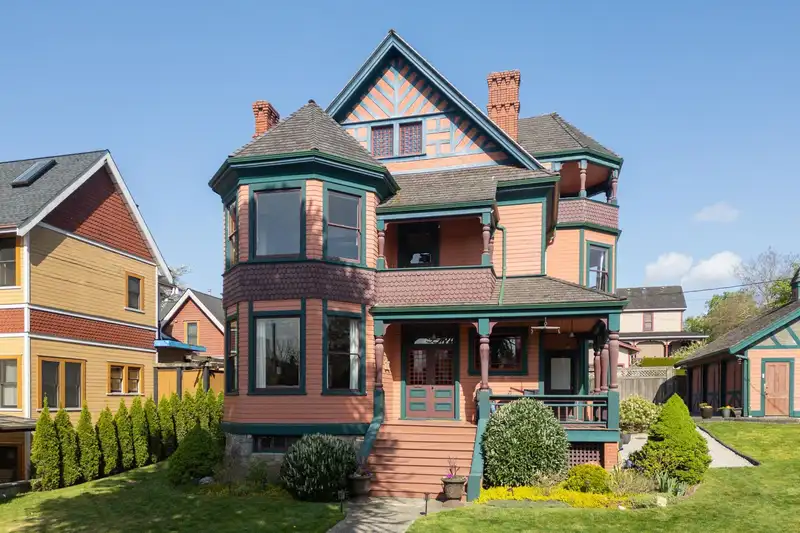 403 ST. GEORGE STREET - photo 2 of 36