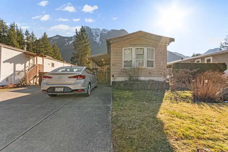 107 65367 KAWKAWA LAKE ROAD - photo 1 of 33