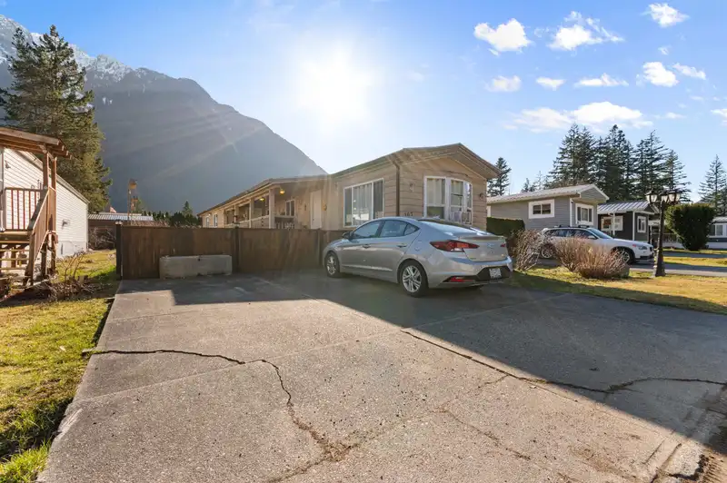 107 65367 KAWKAWA LAKE ROAD - photo 3 of 33
