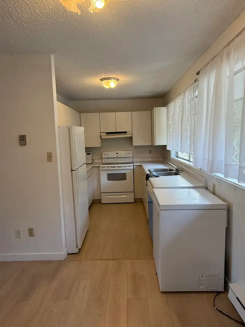 1924 HIGHVIEW PLACE - photo 4 of 10