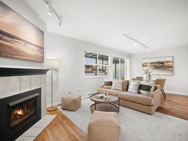 935 E 8TH AVENUE - photo 2 of 36
