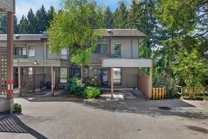 2750 KINGSFORD AVENUE - photo 1 of 40