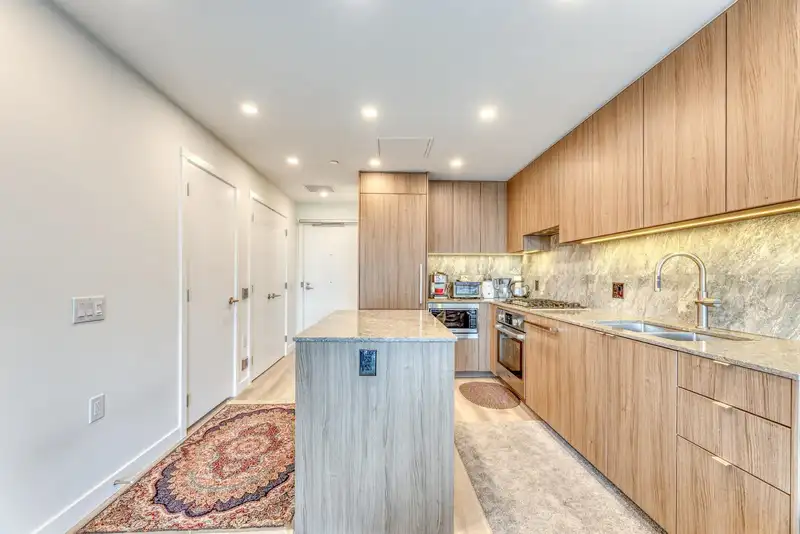 1406 626 CLAREMONT STREET - photo 4 of 29