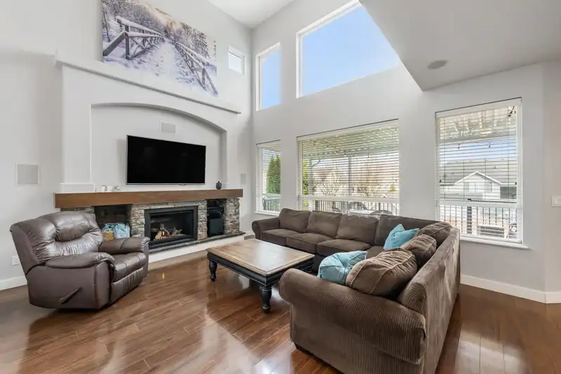 2108 ZINFANDEL DRIVE - photo 4 of 40