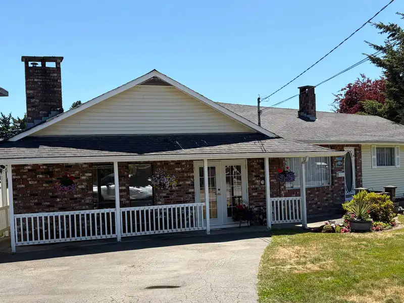 12204 85A AVENUE - photo 1 of 27