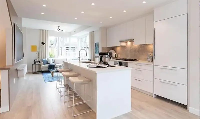 6 2728 ACADIA ROAD - photo 2 of 5
