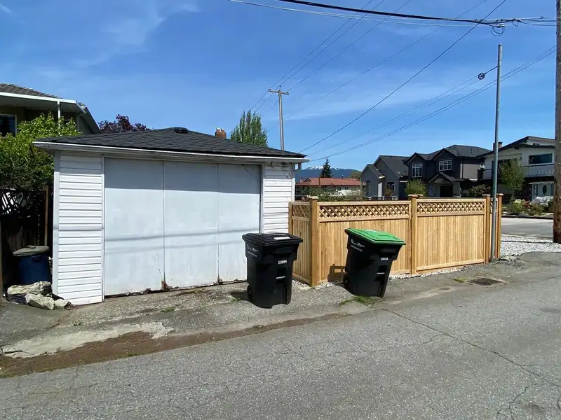 2790 WILLIAM STREET - photo 4 of 5