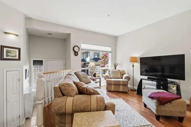 7 2125 CLARKE STREET - photo 3 of 24