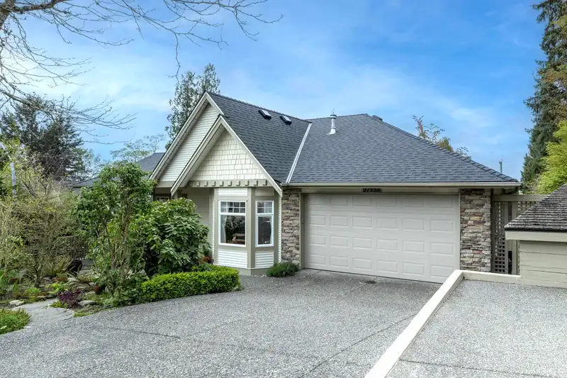 21735 47B AVENUE - photo 4 of 40