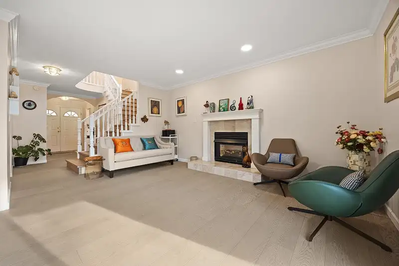 43 8120 GENERAL CURRIE ROAD - photo 4 of 30