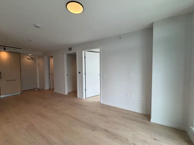 602 2729 KINGSWAY - photo 4 of 26