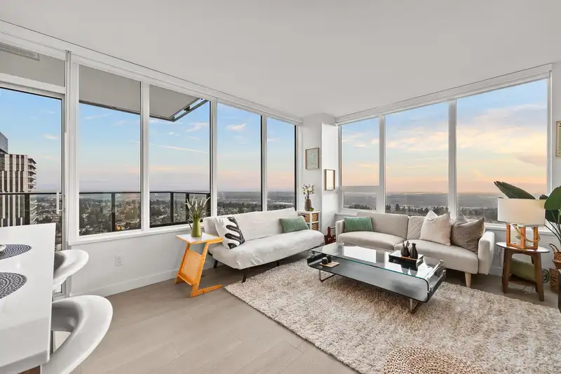 2404 6537 TELFORD AVENUE - photo 1 of 31