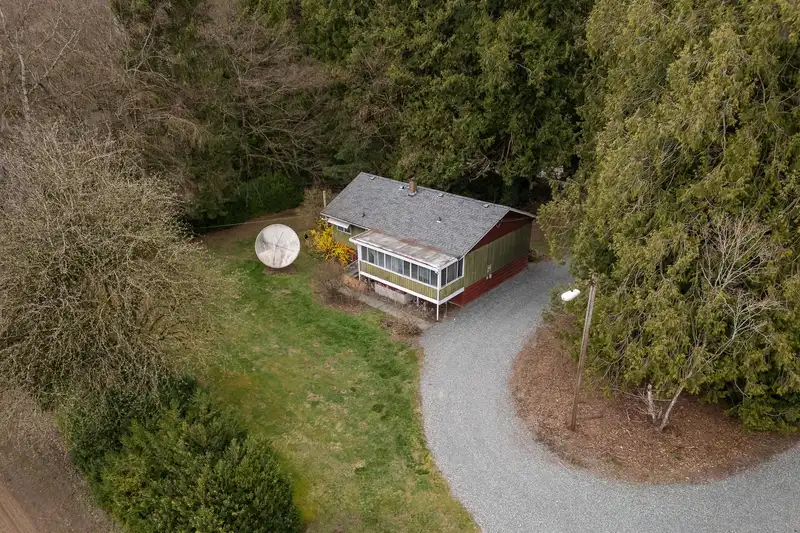 23836 68 AVENUE - photo 2 of 28