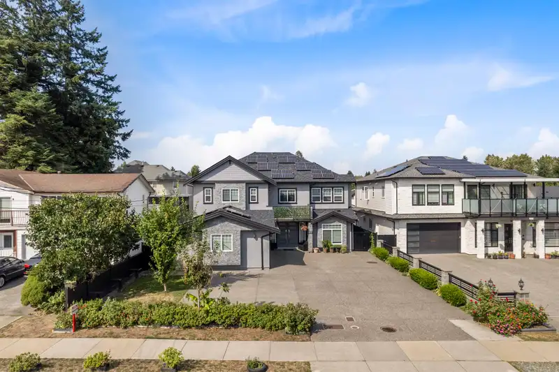 13145 68 AVENUE - photo 1 of 32