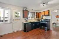 2096 MARTENS STREET - thumbnail 11