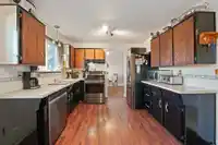 2096 MARTENS STREET - thumbnail 12