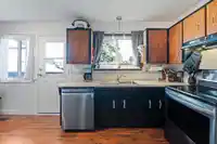 2096 MARTENS STREET - thumbnail 14