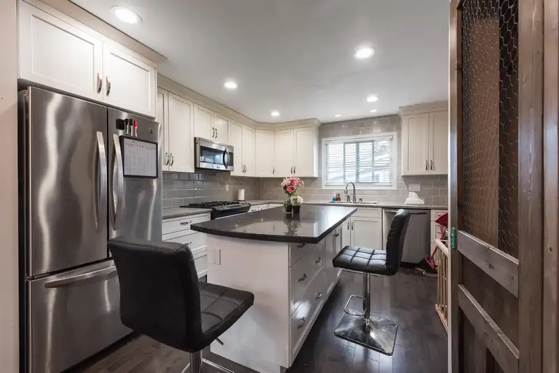 45765 THOMAS ROAD - photo 1 of 40