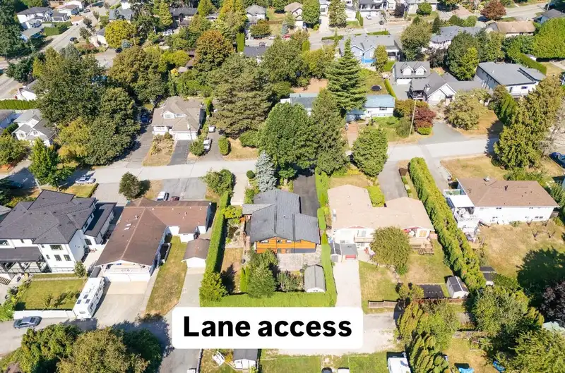 18058 57A AVENUE - photo 4 of 38