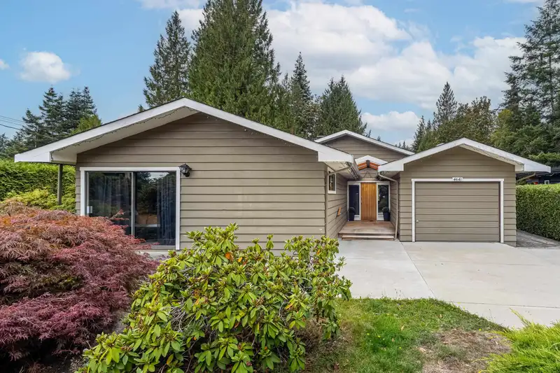 4641 GERRANS BAY ROAD - photo 1 of 25