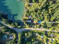 2333 STURDIES BAY ROAD - thumbnail 38