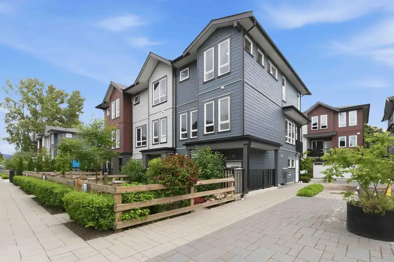 10 11851 232 STREET - photo 2 of 40