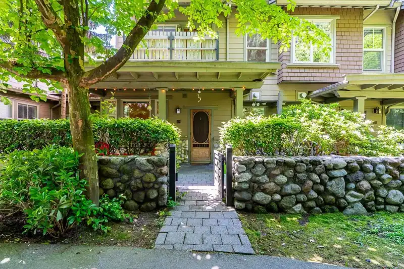 135 18 JACK MAHONY PLACE - photo 1 of 30