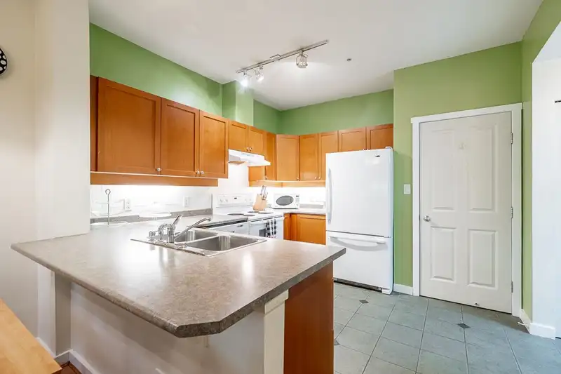 135 18 JACK MAHONY PLACE - photo 3 of 30