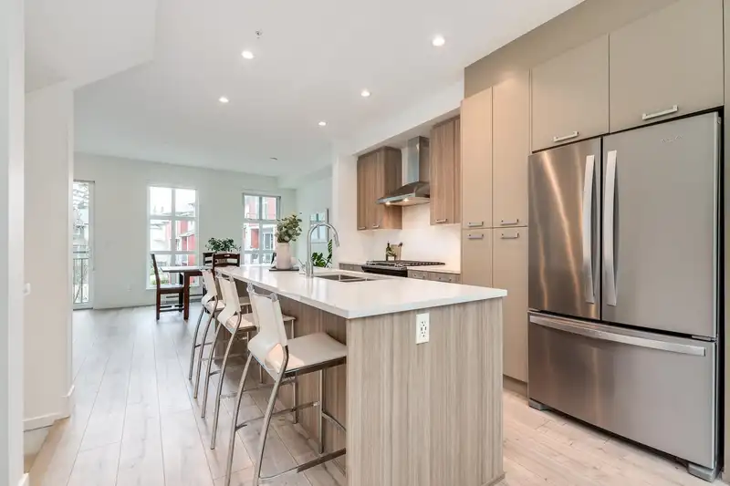 58 24076 112 AVENUE - photo 4 of 25