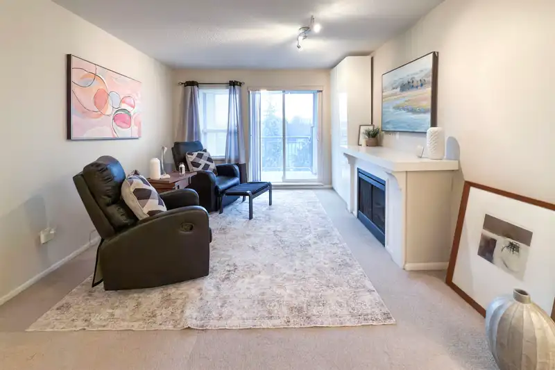 407 9200 FERNDALE ROAD - photo 3 of 22