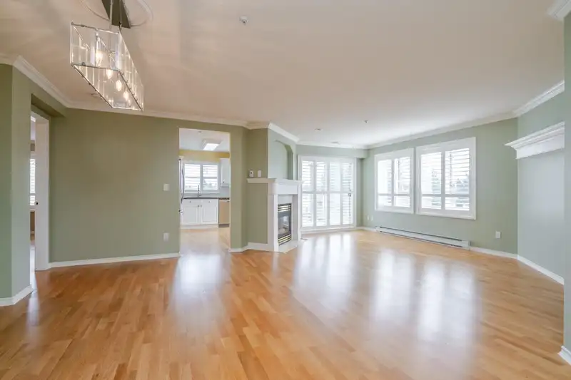 310 20448 PARK AVENUE - photo 4 of 40