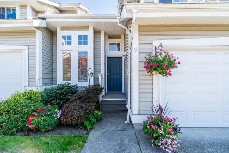 9 20788 87 AVENUE - photo 3 of 25