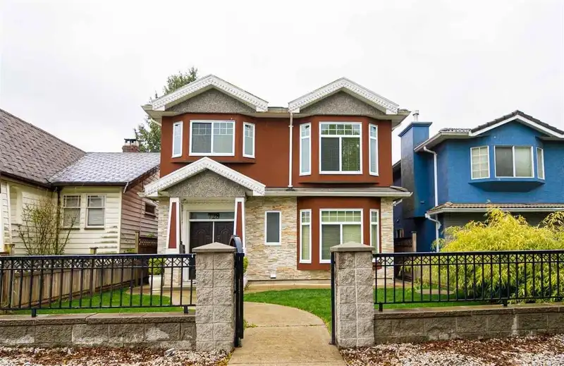 728 E 49TH AVENUE - photo 1 of 21