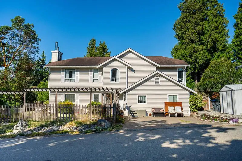 16143 9 AVENUE - photo 1 of 39