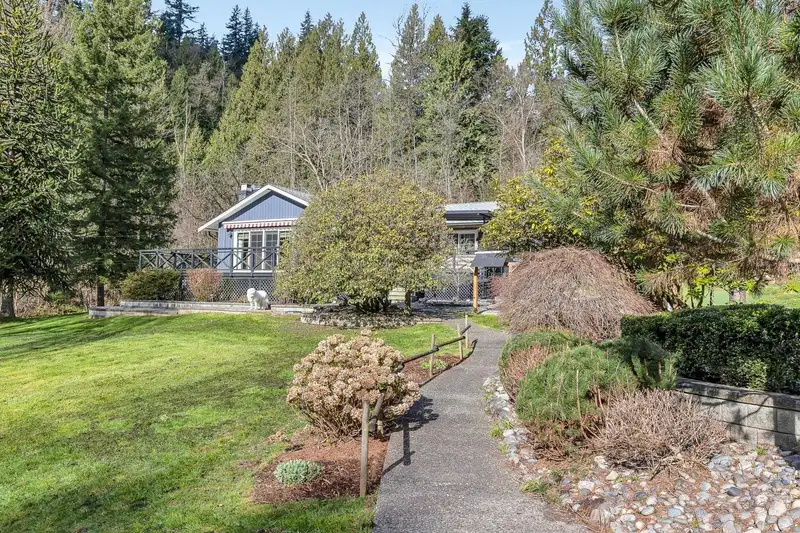 10531 RUSKIN CRESCENT - photo 2 of 40