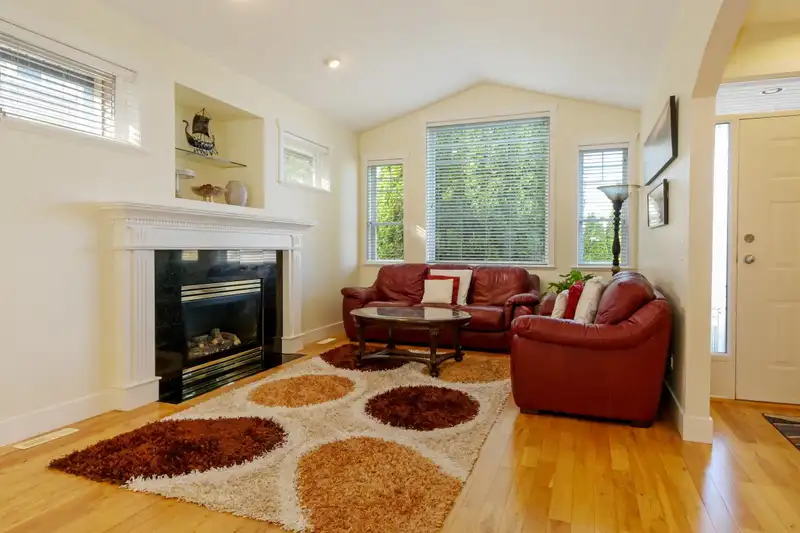 6122 164 STREET - photo 3 of 40