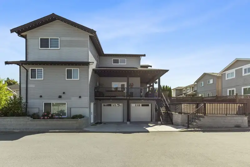 20388 WICKLUND AVENUE - photo 3 of 40