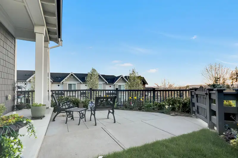 101 1331 OLMSTED STREET - photo 2 of 40