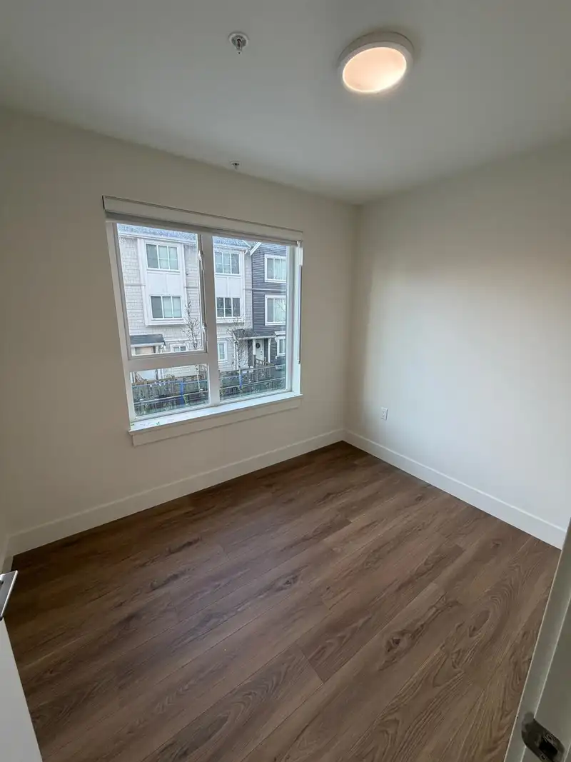 114 15739 FRASER HIGHWAY - photo 4 of 13