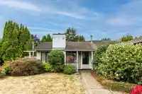 5731 172B STREET - thumbnail 3