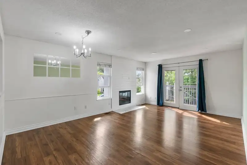 2268 WILLOUGHBY WAY - photo 2 of 30