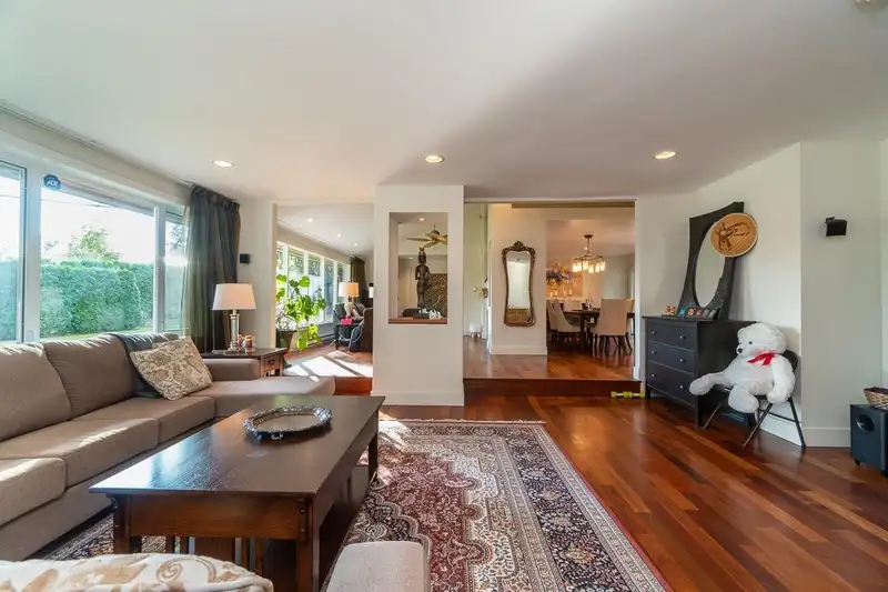 81 MORVEN DRIVE - photo 2 of 30