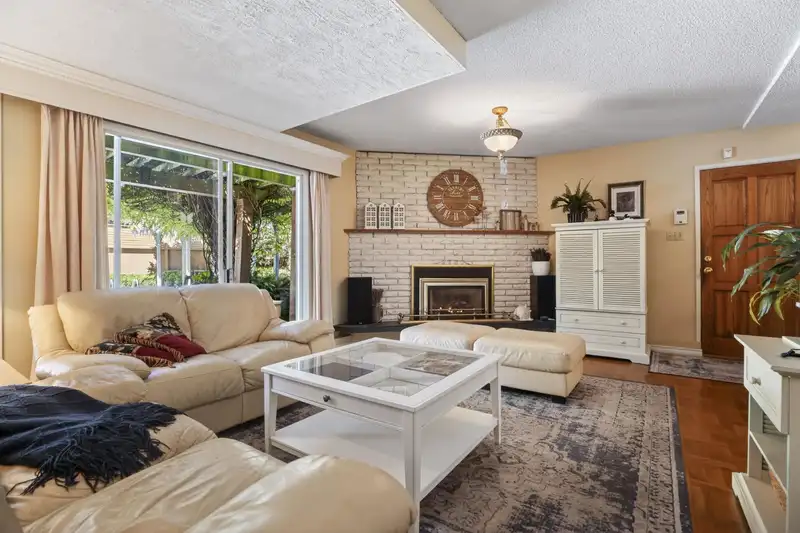 10877 64A AVENUE - photo 2 of 40