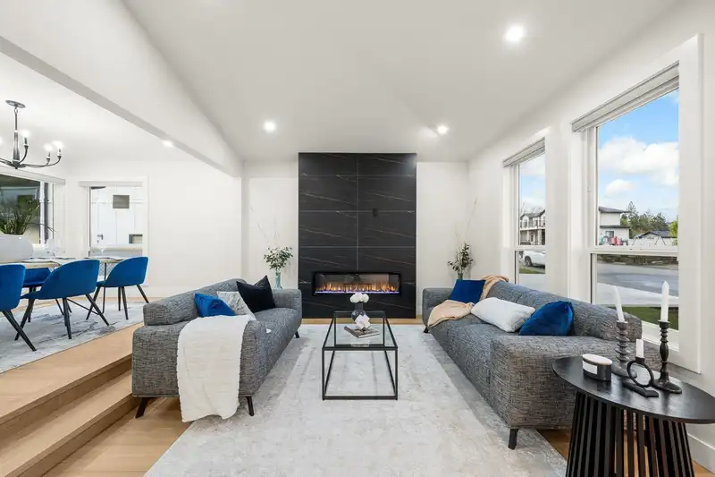 2451 GROSVENOR PLACE - photo 3 of 38