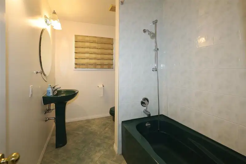 1563 E 59TH AVENUE - photo 3 of 14
