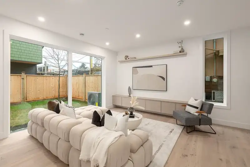 462 E 17TH AVENUE - photo 3 of 23