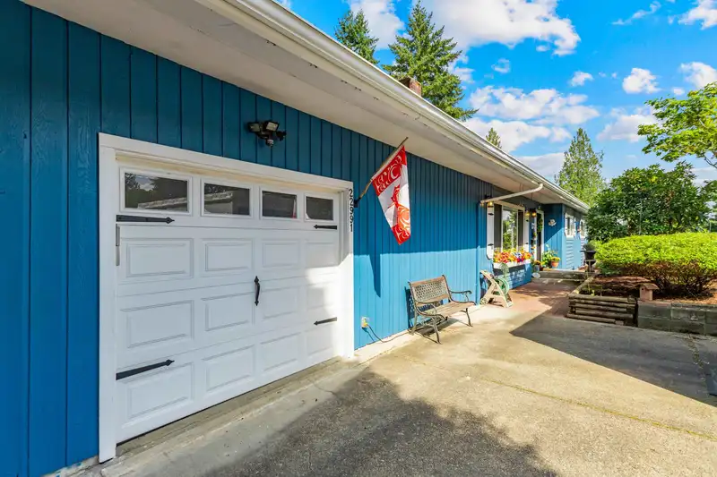 22991 126 AVENUE - photo 4 of 40