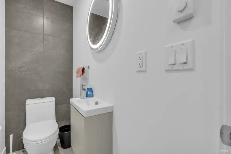 116 678 FAIRVIEW STREET - photo 4 of 35